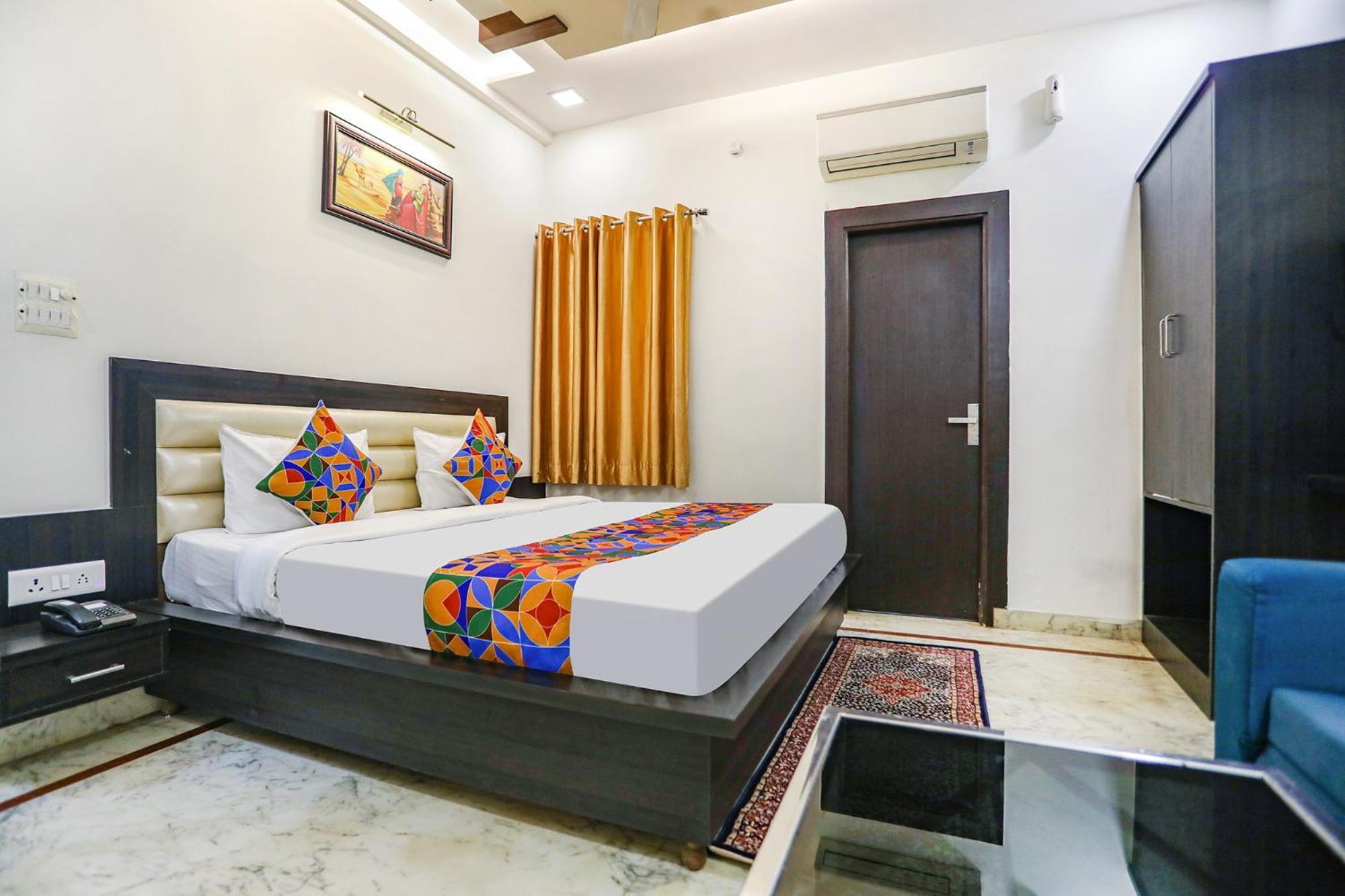 Fabhotel Aaradhya Residency Агра Екстериор снимка