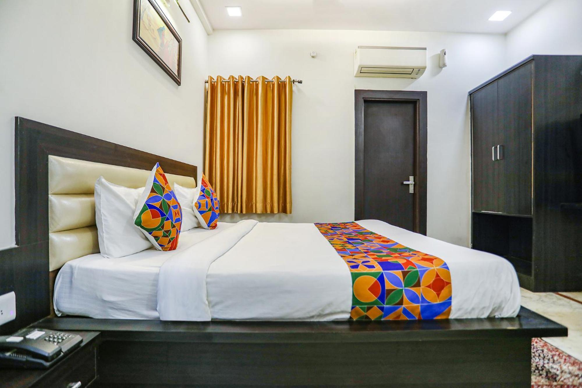 Fabhotel Aaradhya Residency Агра Екстериор снимка